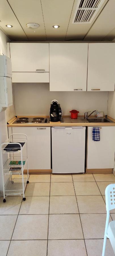 Menton Bord De Mer Studio Calme Avec Balcon, Ascenseur, Climatisation, Ideal Location Quiet Near Sea, Balcony, Elevator, Ac Exterior foto